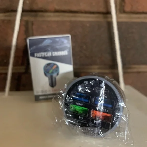 Multi-Port USB Car Charger - Picture 5 of 7